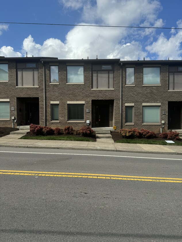 Photo - 600 Garfield St (Nashville, TN)