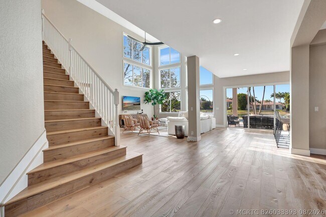 11615 Paradise Cove Ln