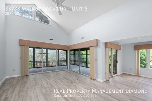 Photo - 33788 Walnut Grove Dr Unit 6