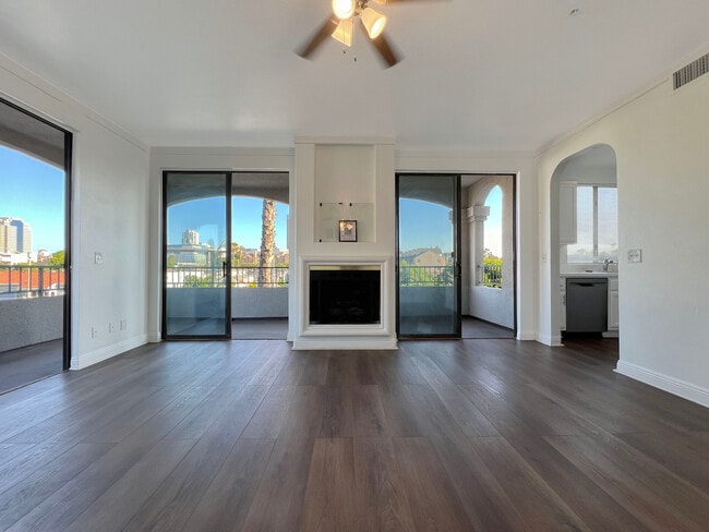 Photo - 555 Maine Ave Unidad 304