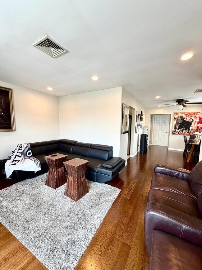 Photo - 313 Clarendon St