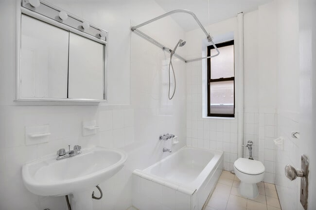 Photo - 340 W 86th St