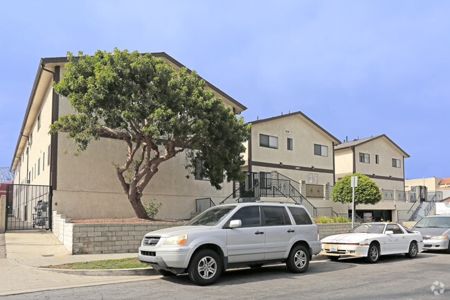 Building Photo - Galleria Townhomes