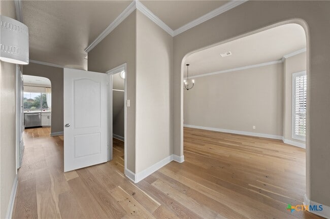 Photo - 4512 Sunflower Ln