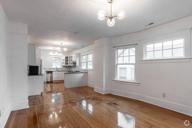 Building Photo - 2344 SE Ankeny St Unit 2344B Rental