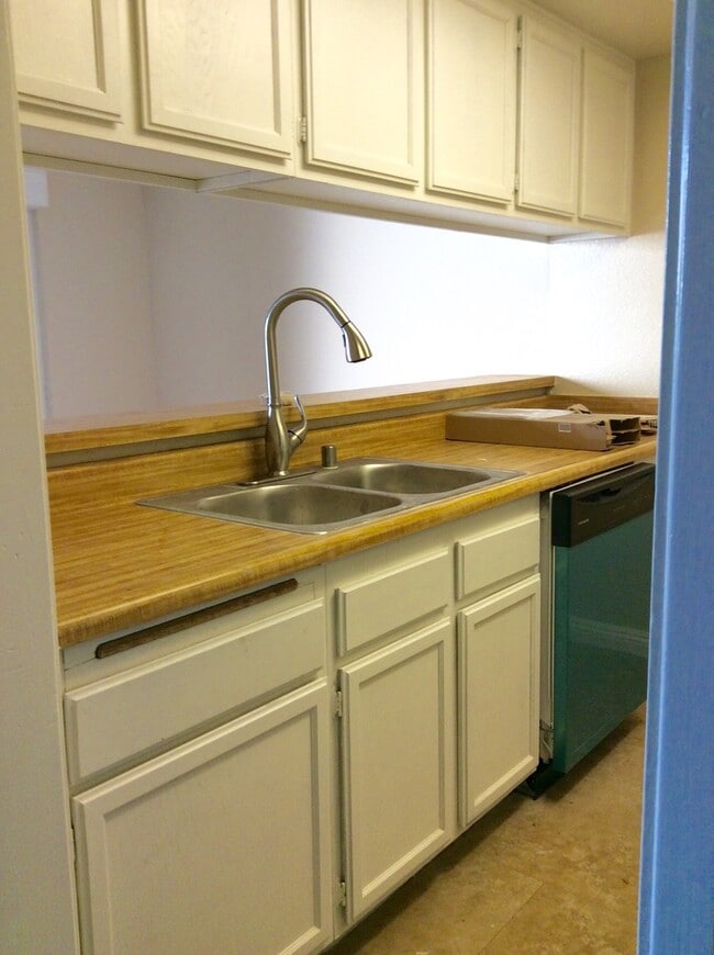 153 S Wilmington Ave
