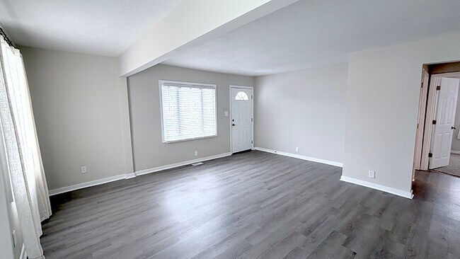 Photo - 2088 Skylark Ln