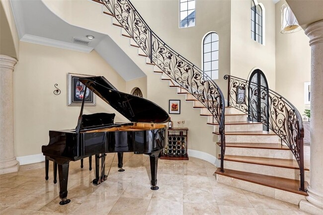 Photo - 2616 N Westmoreland Dr