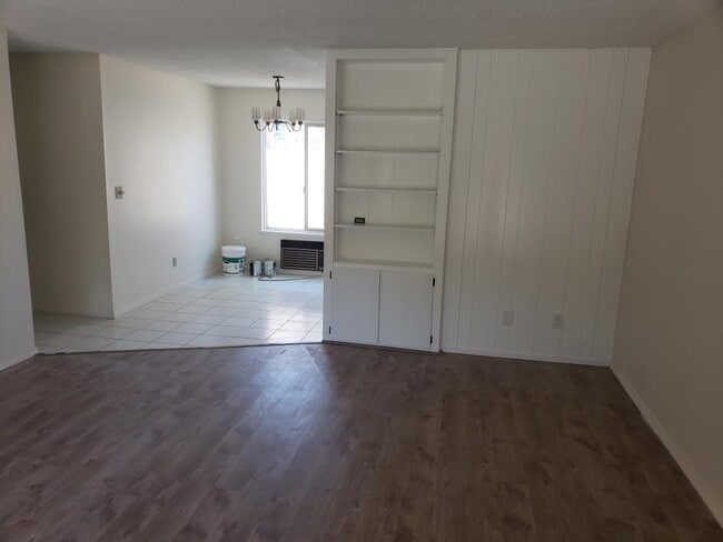 living room - 4667 E Mountain View Dr Unit # 2