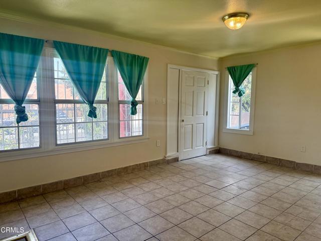 1176 W 38th St