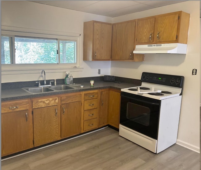 Photo - 1102 Langtry St