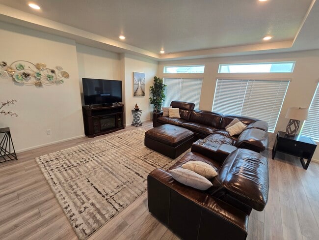 26369 E 3rd Pl