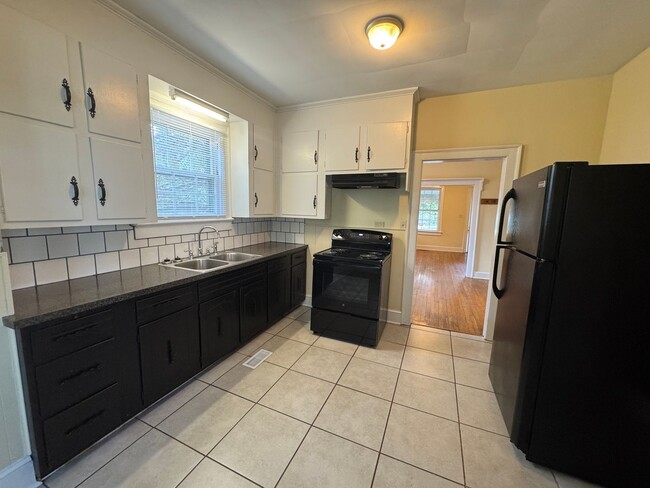 Photo - Cute Cape Cod