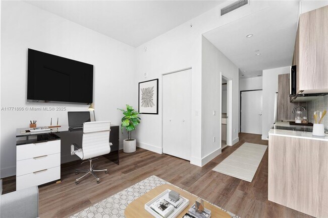 Photo - 2800 SW 27th Terrace Unit 0204