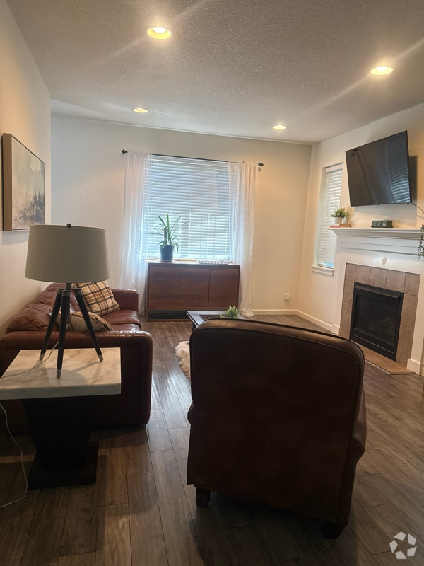 Building Photo - 6112 NE 34th St Rental