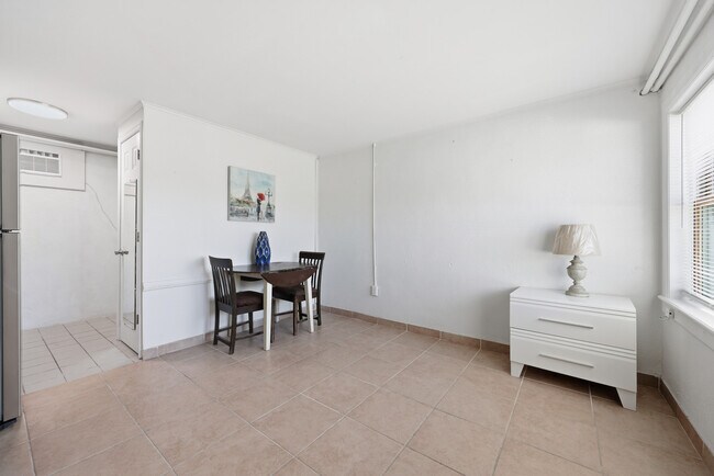 Photo - 807 W New York Ave