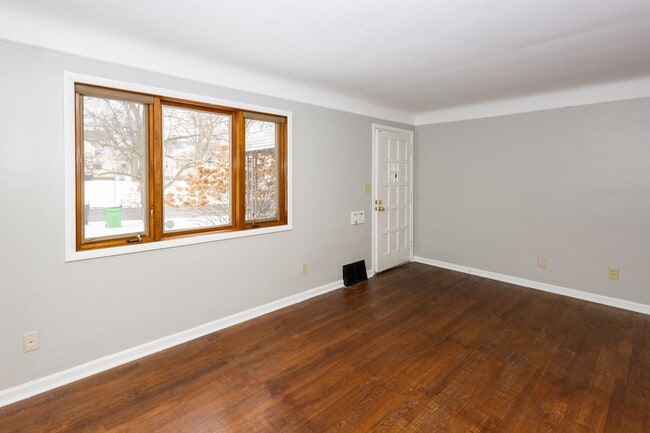 Photo - 5048 Claremont Blvd