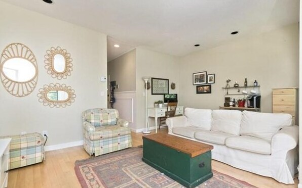 Photo - 19 Follen St Unit 4