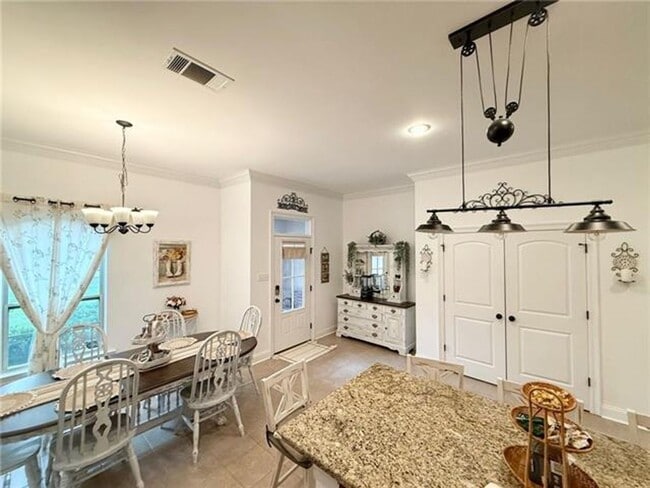 Photo - 70040 Hirson Ct