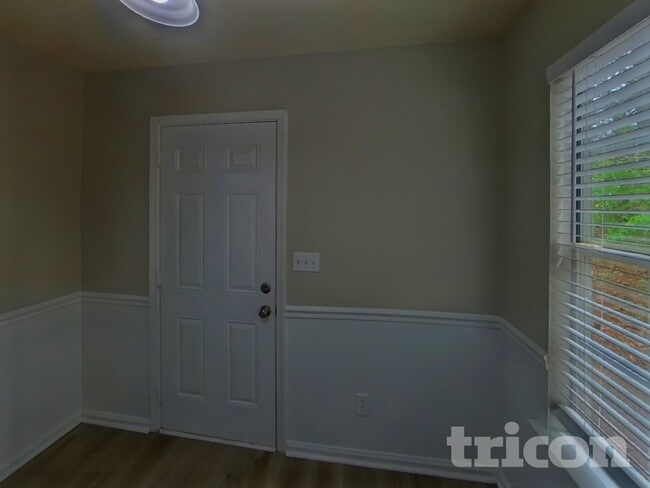 Photo - 421 Washington Dr