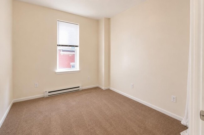 Photo - 124 W Potomac St