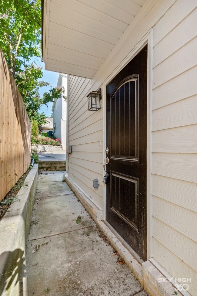 Photo - 530 Highland Ave Unit 1 - 1