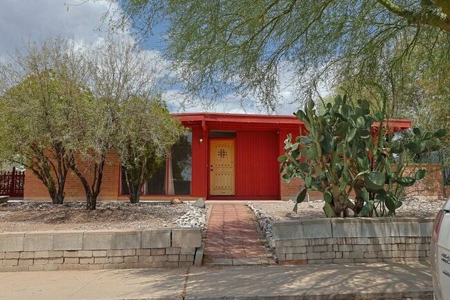 Photo - 618 N Medford Dr