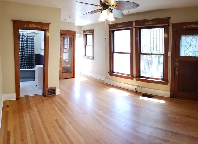 Photo - 1020-1022 S Washington Unit 1022