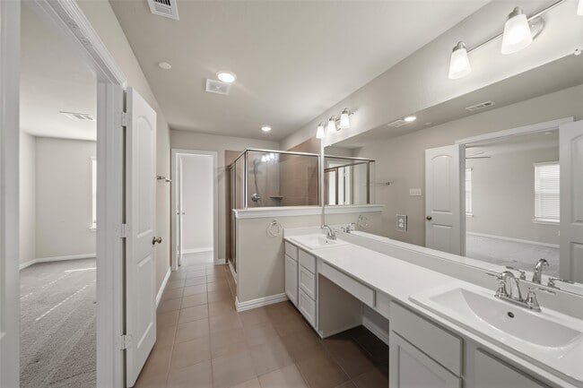 Photo - 11902 Amber Oak Wy