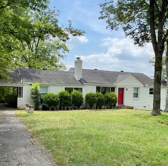 Building Photo - 1013 Chadwell Dr