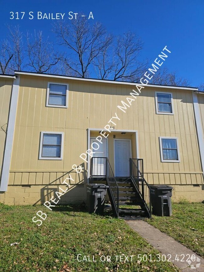 Building Photo - 2 Bed 1.5 Bath Unit A Rental