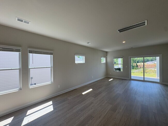 Photo - Beautiful Home with Space, Comfort & Modern Convenience