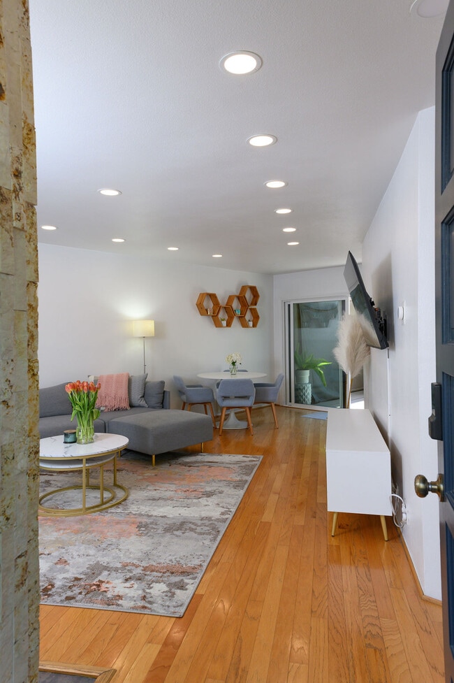 Photo - 8450 Via Sonoma