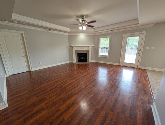 Photo - Half off first full month rent move in special!