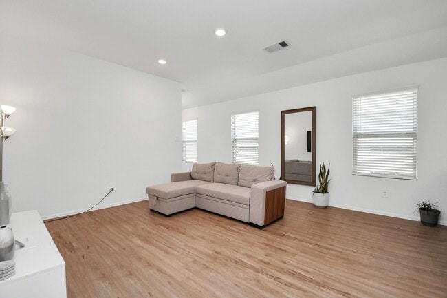 Photo - 18518 Hilltop Climb Dr