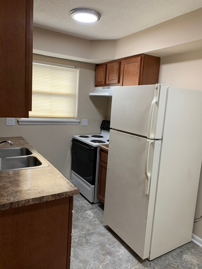 Photo - 20 N Chalfant Rd Unidad A