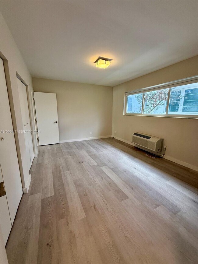 Photo - 1535 Michigan Ave Unit 5