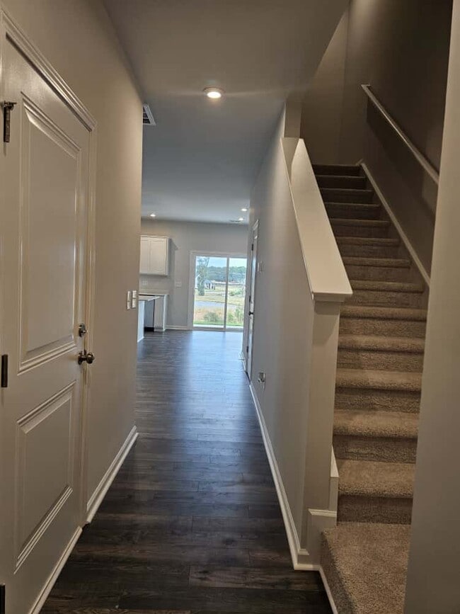 Photo - 136 Randwick Ln