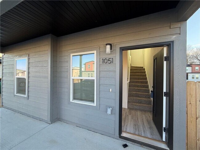 Photo - 1051 States Ave