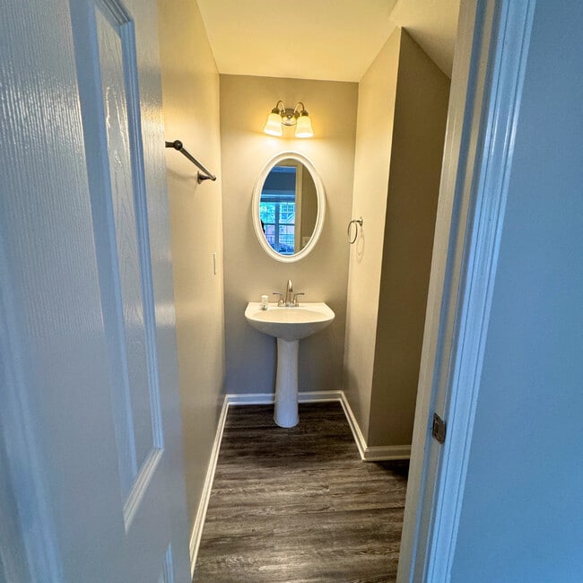 Photo - 170 Finchley Dr