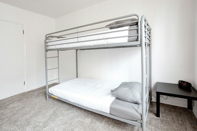 Photo - 13660 Cedar Rd