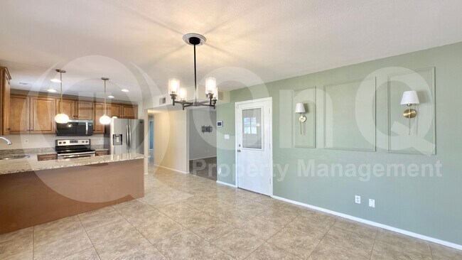 Photo - 856 W Dublin St