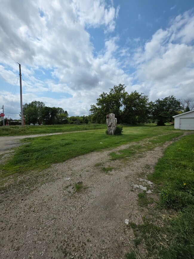Photo - W6895 Main St Unit Upper 4 Bed