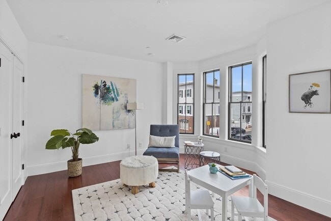 Photo - 324 Bunker Hill St Unit 201