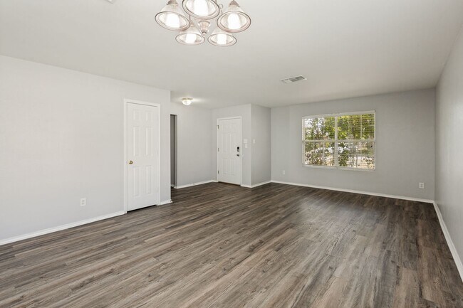 153 Hanging Moss Dr