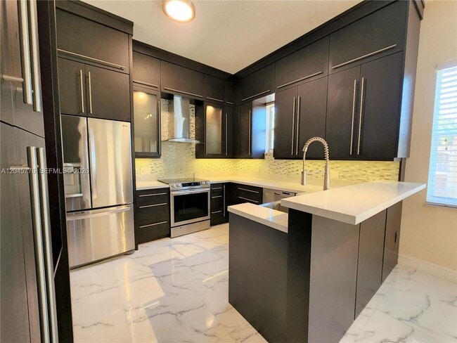 Building Photo - 4405 SW 160th Ave Unit 204
