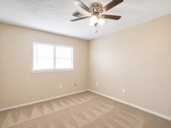 Photo - 2506 Radcliffe Dr