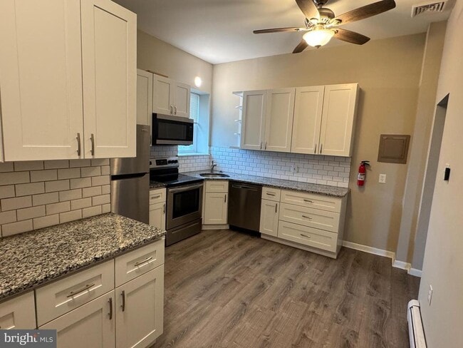 Photo - 615 Summit St Unit 4