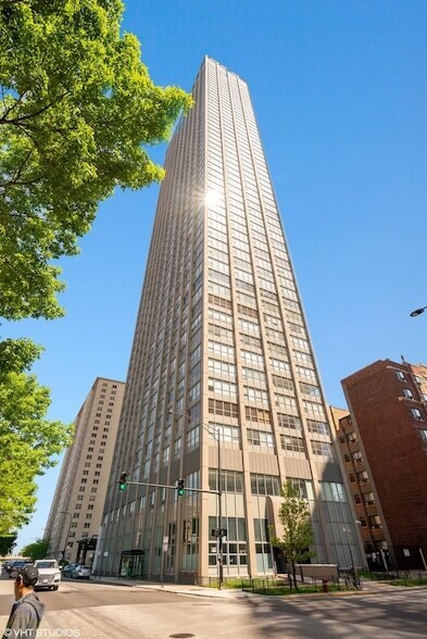 655 W Irving Park Road Unit 1707 - 655 W Irving Park Road Condo Unit 1707 Unit 1707