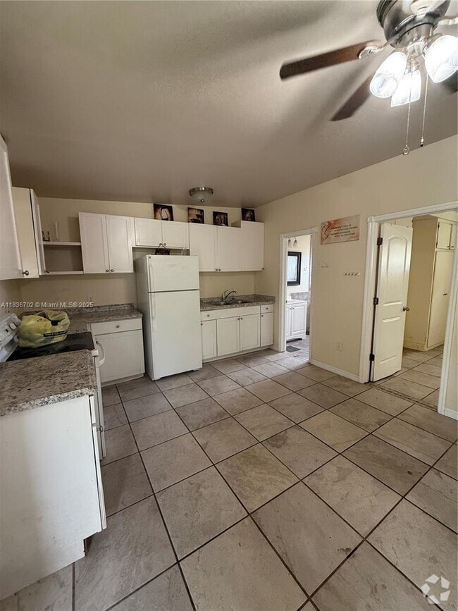 Building Photo - 1108 Eighth Way Unit 1108 Rental